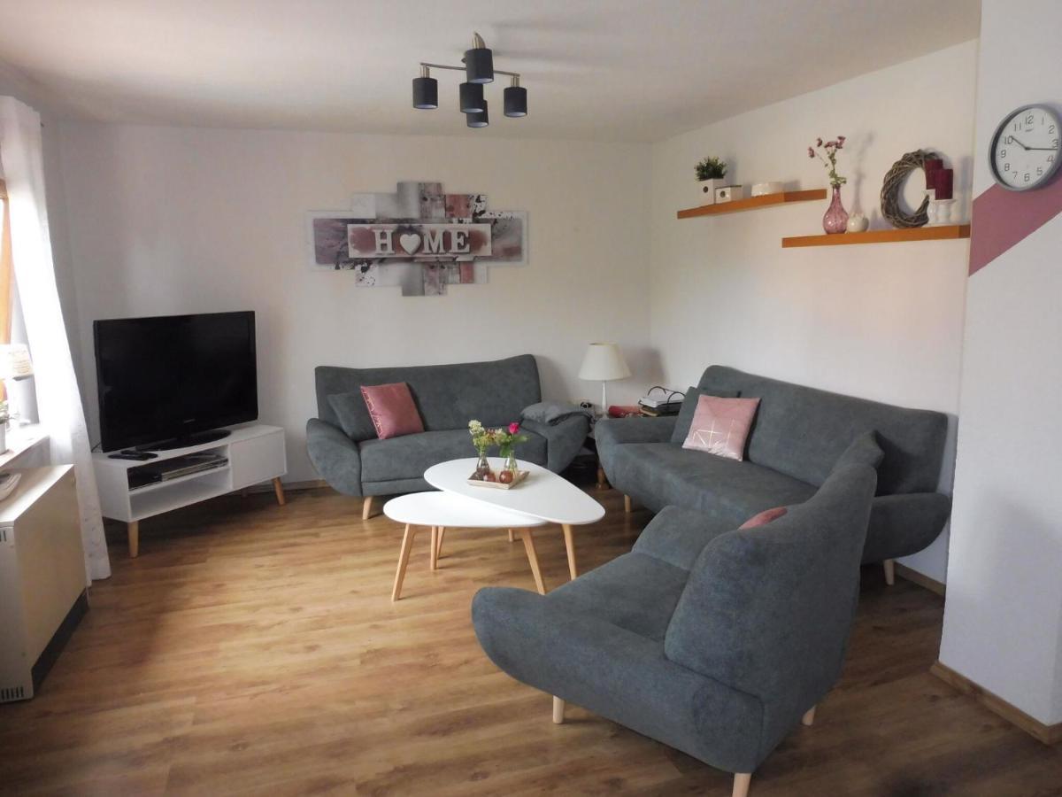 Apartment With Terrace And Pool In The Garden Pracht Bagian luar foto