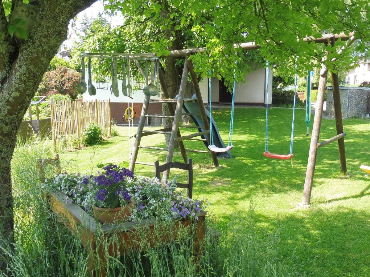 Apartment With Terrace And Pool In The Garden Pracht Bagian luar foto