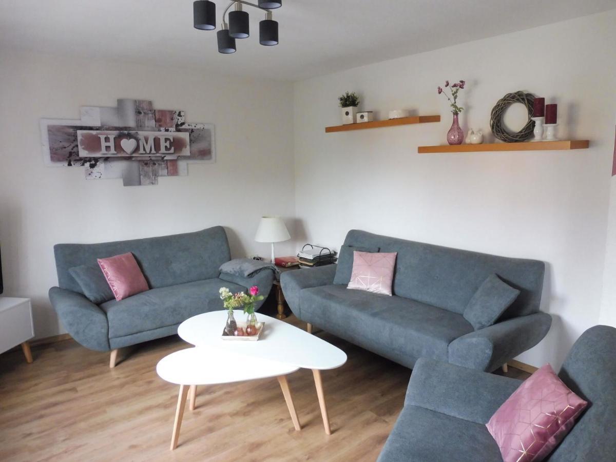 Apartment With Terrace And Pool In The Garden Pracht Bagian luar foto